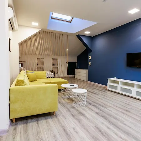 B3 Delux Studio Saffron Apartment